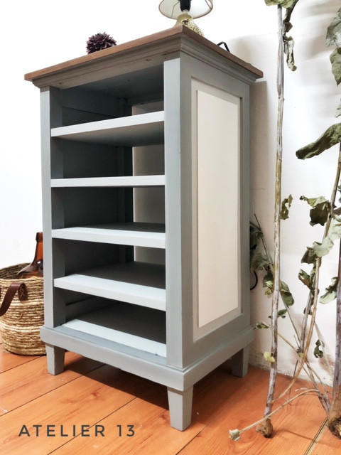 Dixie Belle Paint Manatee Gray Chalk Mineral Paint is the perfect paint for any DIY project! Chalk Painted Gray Bookcase with White Chalk Painted side.