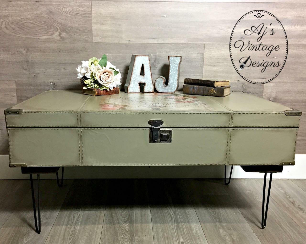 Dixie Belle Paint Spanish Moss Chalk Mineral Paint is the perfect paint for any DIY project! A table painted in spanish moss chalk mineral paint that looks like a trunk turned into a table.