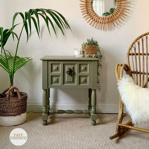 Dixie Belle Paint Spanish Moss Chalk Mineral Paint is the perfect paint for any DIY project! A funky side table with deep engraving on the front and is painted in spanish moss chalk mineral paint.