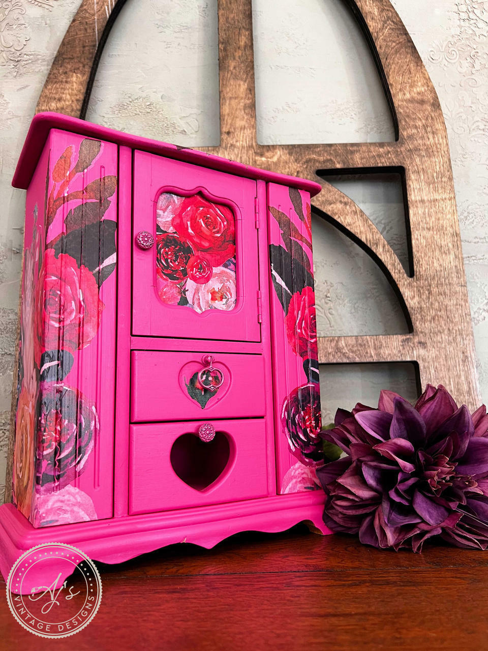 Prickly Pear Silk All-In-One paint is perfect for painting kitchen cabinets, bathroom cabinets and painting furniture. Pink chalk painted jewelry box with rose rub on transfers Staged next to a purple flower.